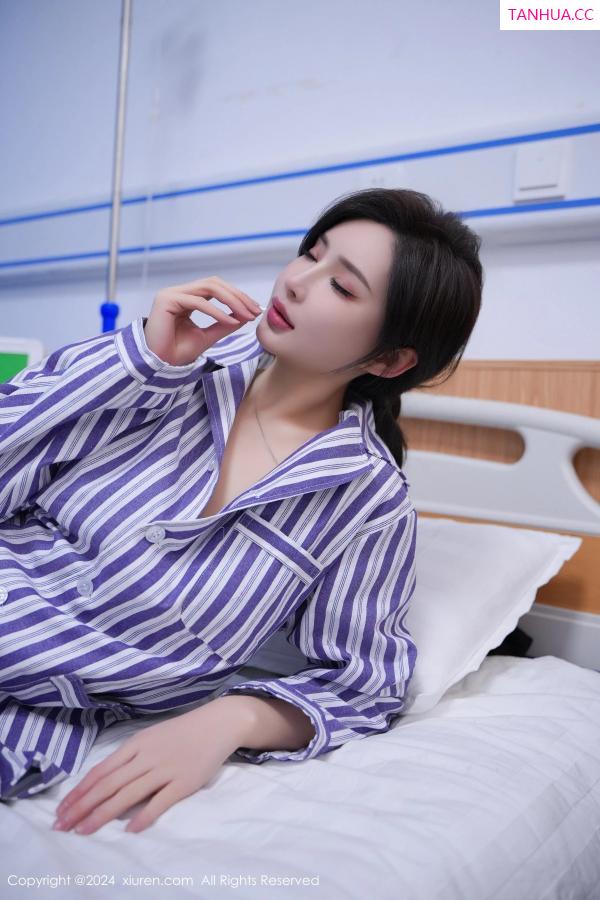 周妍希 奶瓶土肥圆 [XiuRen]高清写真图 2024.04.07 No.8346 Carol周妍希X 性感美臀第24张图片